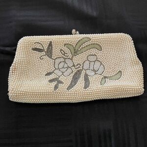 Vintage no label island elegant pearl clutch evening bag. Cream, taupe, gray.